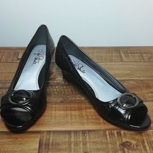 Life Stride Black Wedge Shoes